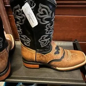 Two tone JB Dillion Men’s Cowboy Boots NWT 7.5 D J.B. Dillon | Shoes | Two Tone Jb Dillion Mens Cowboy Boots  main image 2